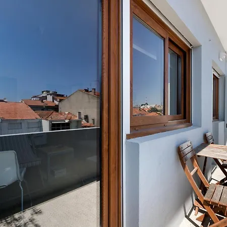 Spacious And Bright I - 4 Floor No Elevator Apartment *