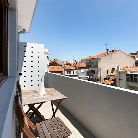 Spacious And Bright I - 4 Floor No Elevator Apartment